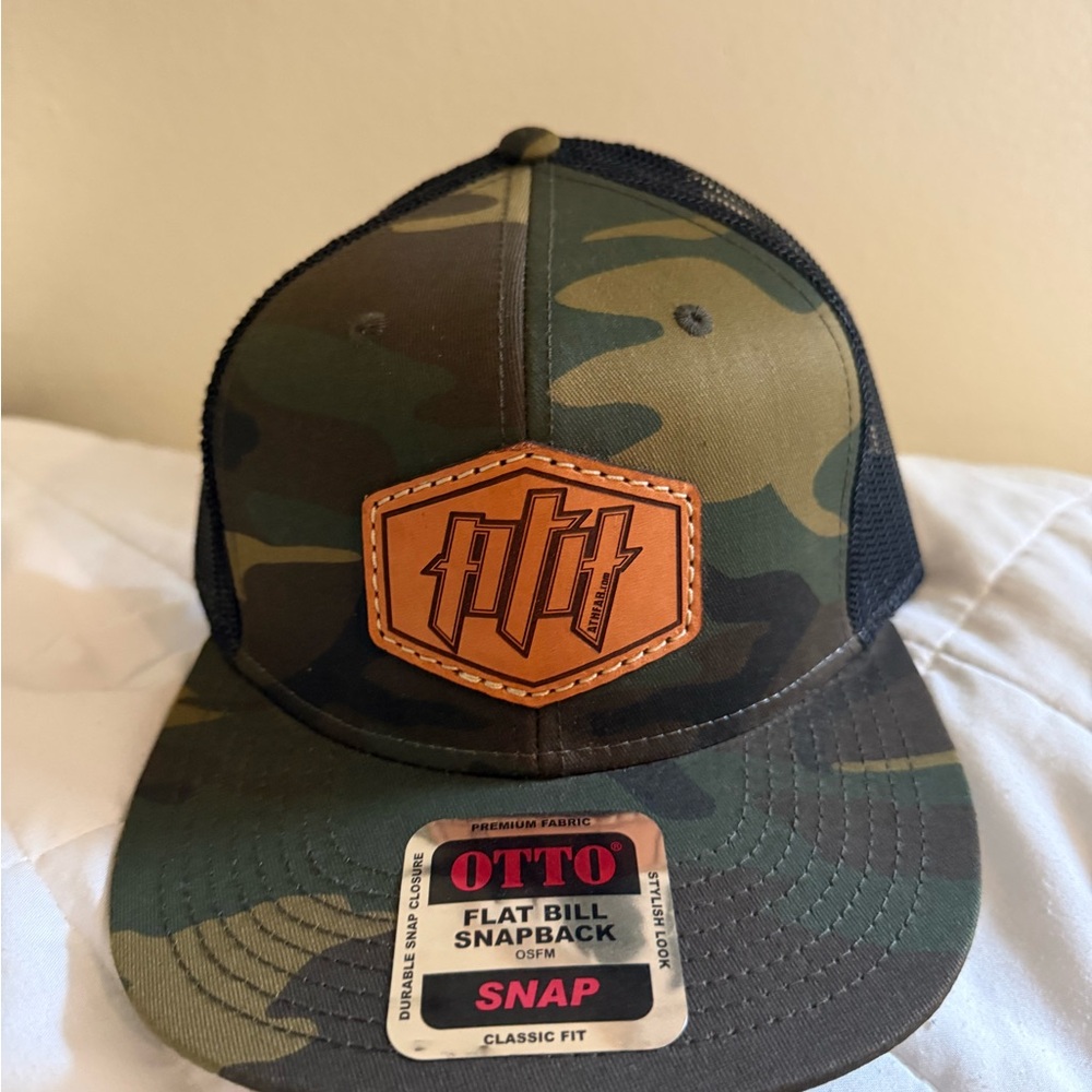 OTTO Camo Flat-Brim Snapback Hat with Leather Patch - Green & Brown